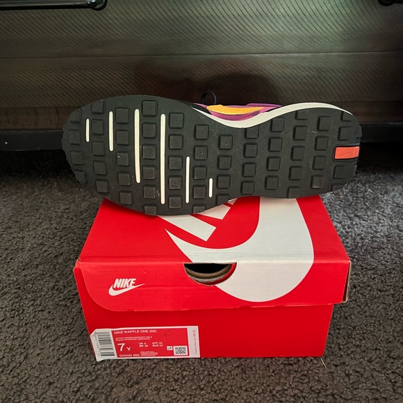 Nike Waffle - Picture 2 of 3